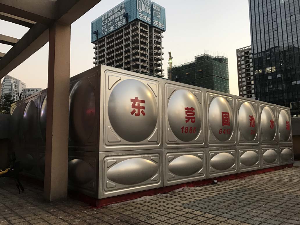 36噸不銹鋼水箱參考價(jià)格:2.2萬(wàn)