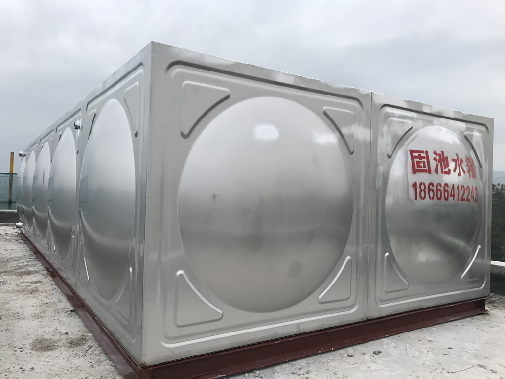 10噸不銹鋼水箱參考價(jià)格:1.0萬(wàn)