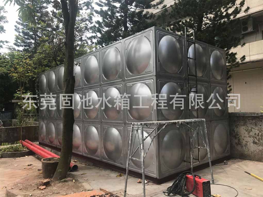 63噸不銹鋼水箱參考價(jià)格:3.4萬(wàn)